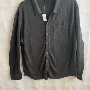 Men’s xl long sleeve dress shirt, never worn.
